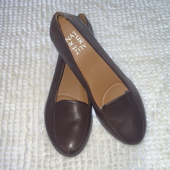 Naturalizer Saban Navy Loafer Flats Naturalizer 7 - Picture 5 of 5